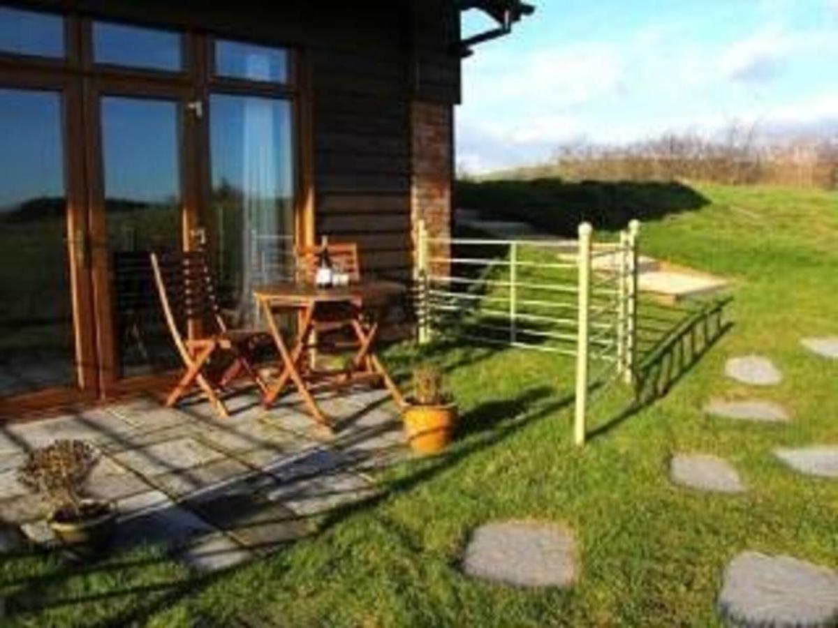 Poachers Hut - Captivating 1-Bed Cottage Shorwell Luaran gambar